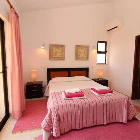Villa Vivenda Camelia V3 Com Piscina Em - Algarve