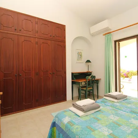 Vivenda Camelia V3 Com Piscina Em - Algarve *